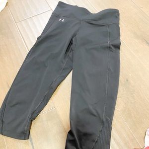 Black capri Under Armor leggings